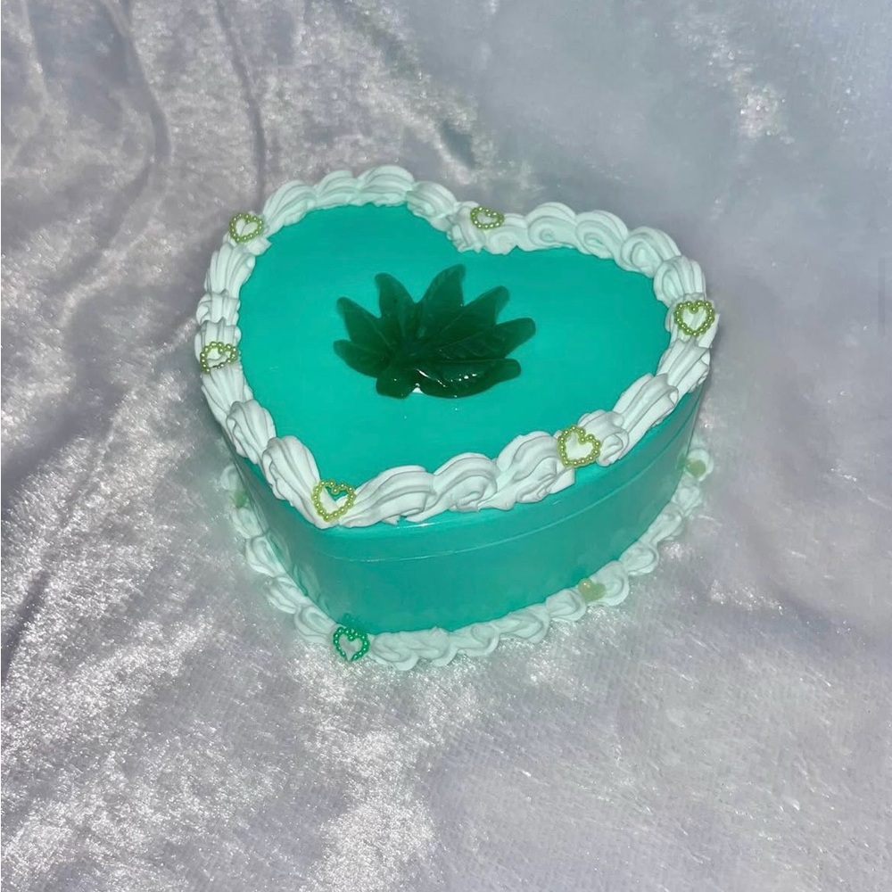 Heart-Shaped Fake Cake Teal Jewelry Box